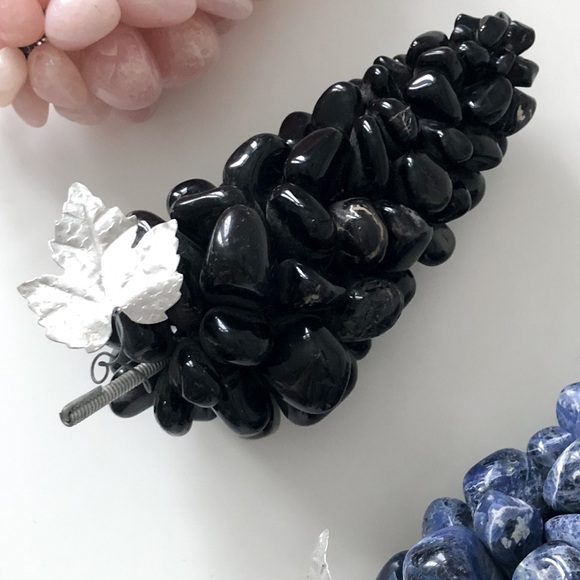 Vintage Black Stone Grapes - Picture 3 of 3
